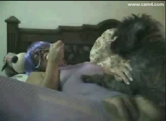 Video :Masked girl with big tits got banged by dog's big hard dick